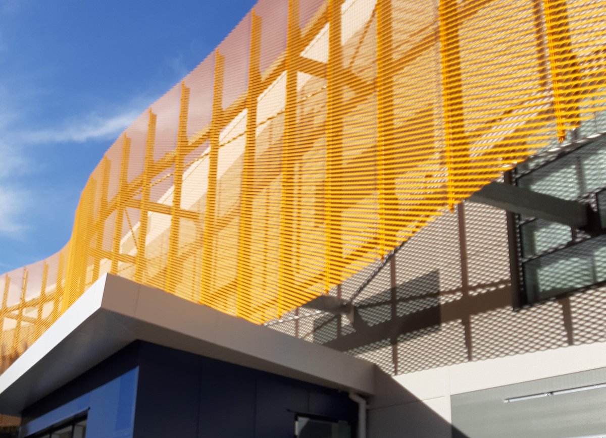 MapleFacades's tweet photo. Architects Saunders Boston had a vision for White Oak Leisure Centre in Swanley that included a giant curved façade in signal yellow.

Find out how Maple made it happen. 👉 https://t.co/oAEeFw2tzC

#leisure #mesh #architecturalfacade https://t.co/WExchAQyFB