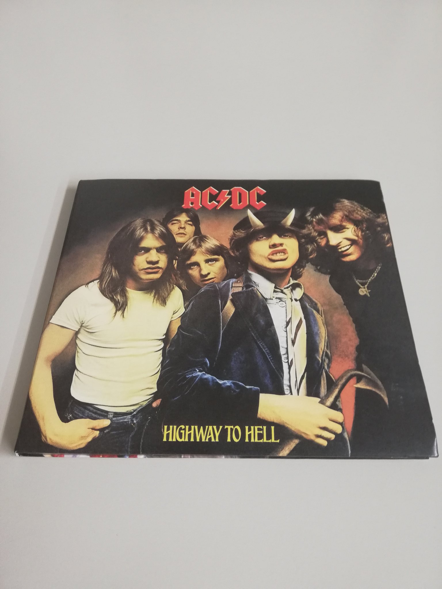 Xiaoxi Fukuoka 今日の１枚 Highway To Hell Ac Dc ジョジョ第６部 のサンダー マックイイーンのスタンド ハイウェイ トゥ ヘル のネタ元 オーストラリア出身のハードロックバンド Ac Dcの代表作 Ac Dcは バンド名が第２部の柱の男