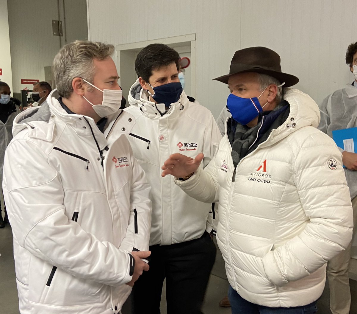 cpme94's tweet photo. Échanges constructifs ce matin sur Rungis avec @JBLemoyne @J_Denormandie @jjbridey94260 et nos adhérents aux côtés de @slayani @ggomez_chef 🙏 @Ginocatena @VGillardeau @tripierdefrance @ProdalRungis @GroupamaPVL @blampinfruits @Marchesdegros @marchederungis https://t.co/Xicb3dGfP7