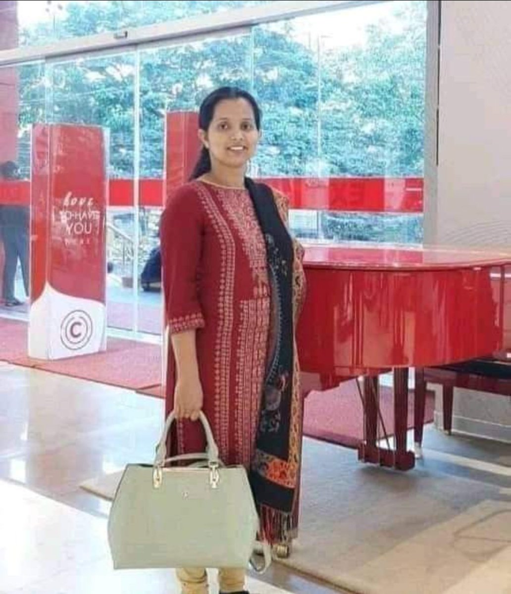 AssameseMuslim's tweet photo. ISRO ৰ নৱনিযুক্ত বিজ্ঞানী নাজনীন ইয়াছমিনে অসমলৈ সুনাম কঢ়িয়াই অনাৰ বাবে তেখেত আৰু তেখেতৰ পৰিয়ালক ধন্যবাদ জনাইছো।
এজনী অসমীয়া ছোৱালীয়ে দেখুওৱা এই অস্বাভাৱিক সফলতা অনাগত প্ৰজন্মৰ বাবে অনুকৰণীয় হ'ব।
বৰ্তমান তেখেত ISRO ৰ A1 Class Scientist الحمدللہ رب العالمین https://t.co/tvv31UynWC