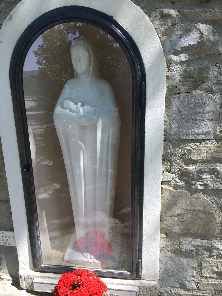 Fonteminaldo's tweet photo. Ciao Madonnina della natività porta i bimbi a chi li chiede e non può averli https://t.co/lf8AN9V2rA https://t.co/Hx2h0M0yVK https://t.co/ToQPHsnwQd
