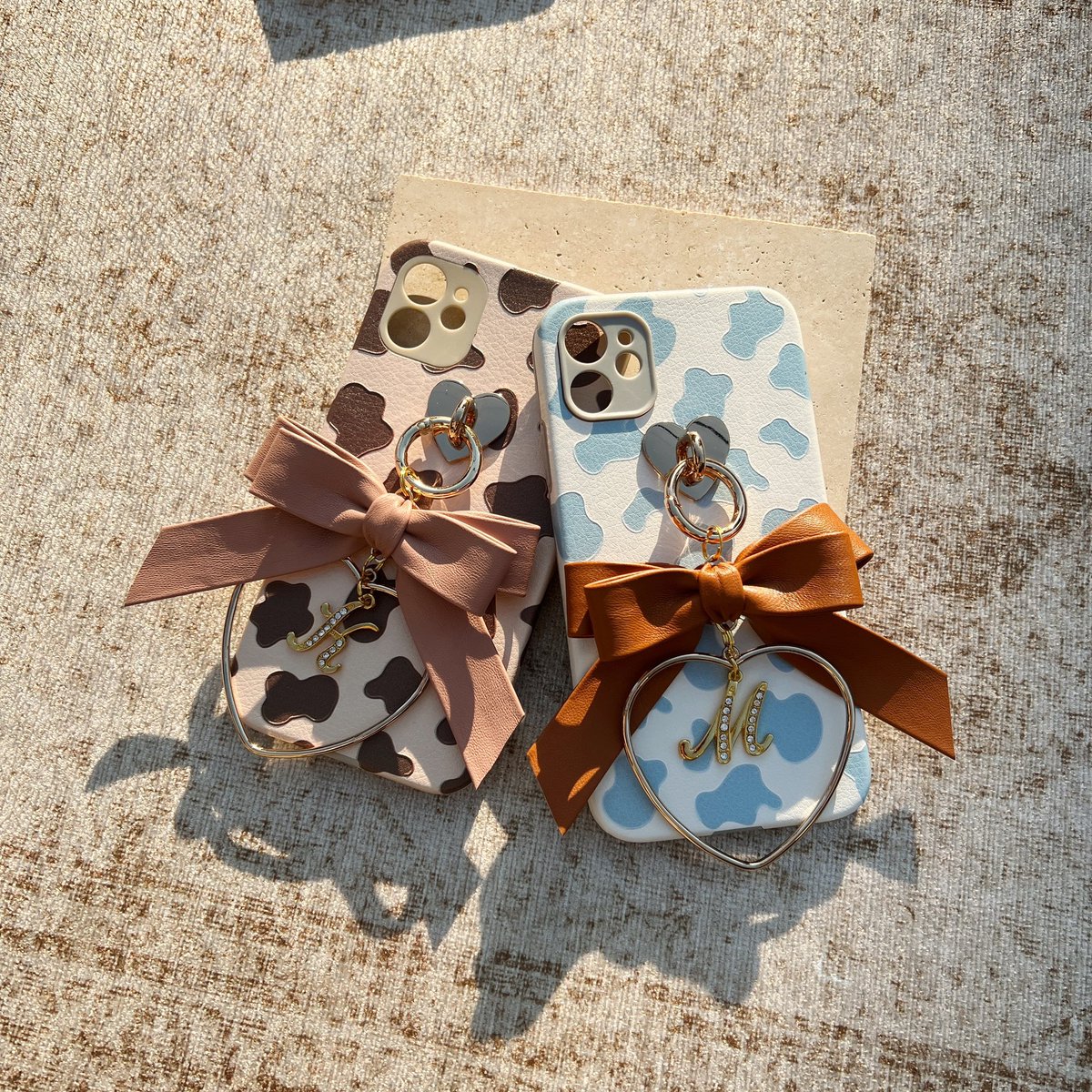 alamain2018's tweet photo. “ new ribbon ”

♦︎leather hoop ribbon♦︎

王道の形ですが色にこだわりお作りしました！レザーなので大人の印象を与えてくれます🪞

https://t.co/U7S8zW99nH

レザーリボン2種類ともセール対象となっており20%offの価格でご用意しております！

　　　　2980円　→  2380円

お得な期間に是非✨ https://t.co/1fiC0kM9gy