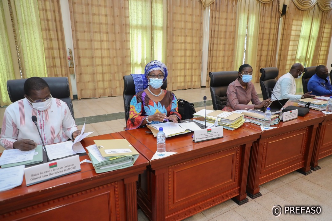 rochkaborepf's tweet photo. Au conseil des ministres de ce mercredi 22 décembre 2021. https://t.co/ywkOIN49lt