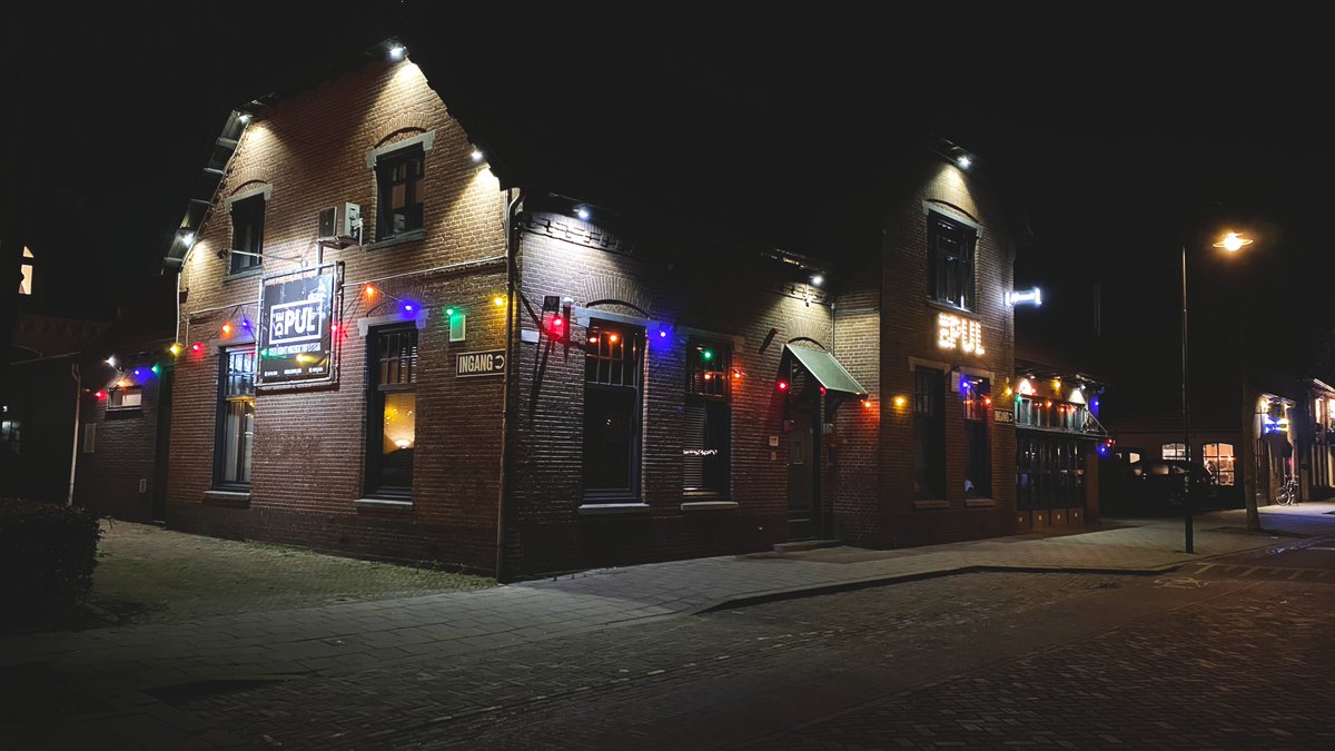 Als het binnen donker blijft, maken we buiten licht 💡🎶

Als de dagen donker worden, brengen wij kleur 🧡🎶

Als het jaar er bijna op zit, kijken wij vooruit 💪🎶 

Tot in 2022 !