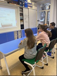 В рамках нацпроекта "Образование" обучающиеся Школы № 29 посещают занятия детского технопарка «Кванторум». Ученики стремятся развивать изобретательское мышление, получают навыки командной проектной деятельности и не боятся экспериментировать.