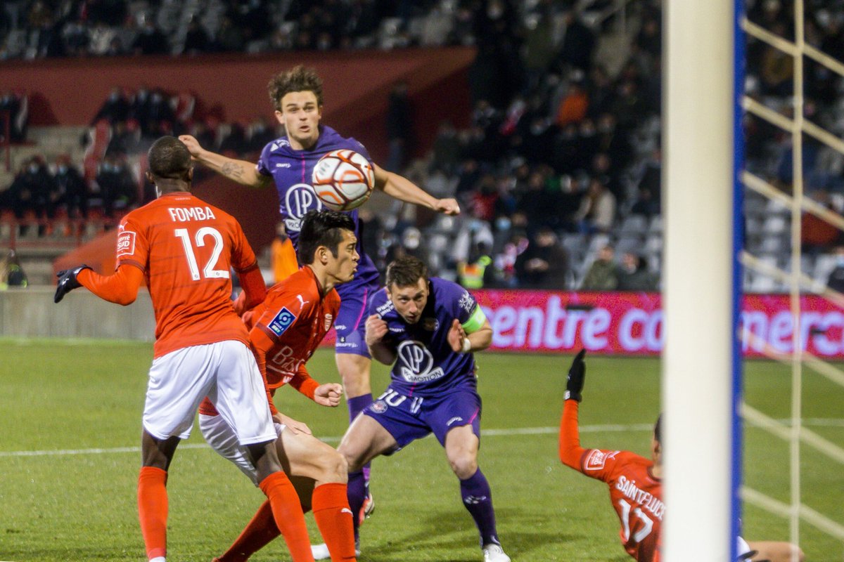 TFCDatabase's tweet photo. 📊 Le @ToulouseFC cette saison en @Ligue2BKT :
40 buts
15 sur CPA (8 sur corner, 3 sur coup franc indirect, 1 sur coup franc direct, 3 sur penalty)
#NOTFC https://t.co/eeqFCWMYgV