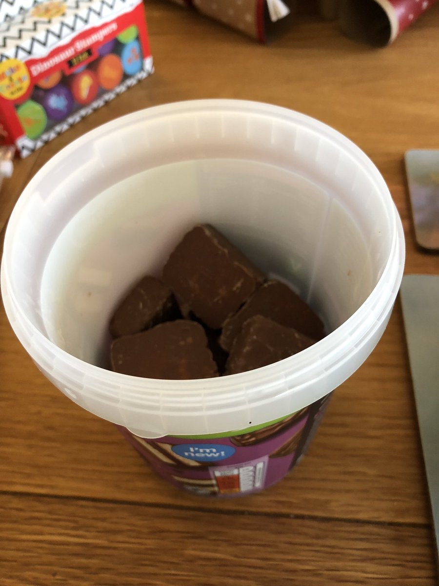 FamilylawJen's tweet photo. .@AldiUK I think the people who design your labels might not have actually seen the product it was going on - how can you boast about 19% less plastic when the container is still massively oversized?! Good job I have a plan to repurpose the tub afterwards https://t.co/XwquxbluBN