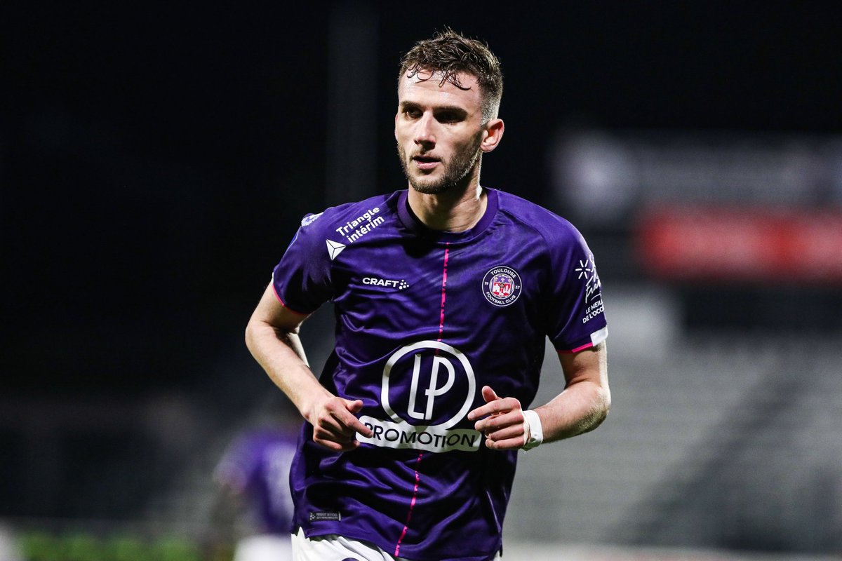 TFCDatabase's tweet photo. 📊 @BrancossB avec le @ToulouseFC :
Cette saison
⏱️ 1 684 minutes TCC
⚽️ 4 buts
🎯 15 passes décisives
➡️ décisif toutes les 89 minutes
La saison passée
⏱️ 2 647 minutes TCC
⚽️ 5 buts
🎯 8 passes décisives
➡️ décisif toutes les 204 minutes
#NOTFC https://t.co/kcfrGb8gpr