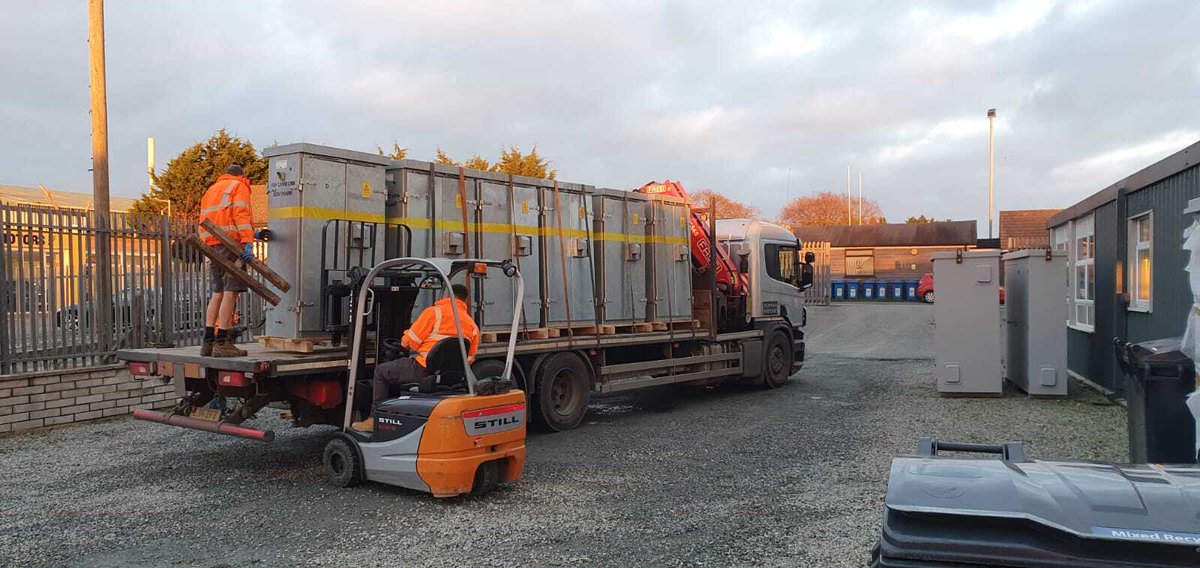 rsprail's tweet photo. These FSP's are loaded ready for delivery to Wales for the Core Valley Lines project, for AmcoGiffen, @SiemensMobility and @Ameyplc.
Find out about our FSP solutions https://t.co/0PRPLtL7kB
#CoreValleyLines #RailwayProducts #RailIndustry #Signalling #RailDesign #RailPower https://t.co/4RGeBpV5e1