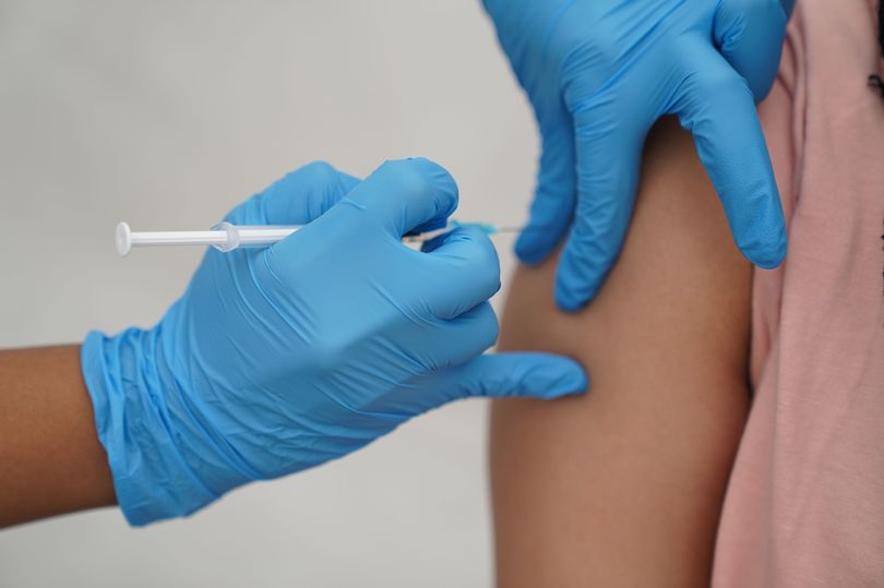 myldn's tweet photo. Professor Ruper Pearse, an ICU doctor at Barts Health NHS Trust, said “It’s between 80 and 90 per cent of the patients that we have are unvaccinated”

“There is absolutely no doubt that it’s [the vaccine] protecting the population.”

https://t.co/NO4PURUjSr https://t.co/bwxzHGvALU