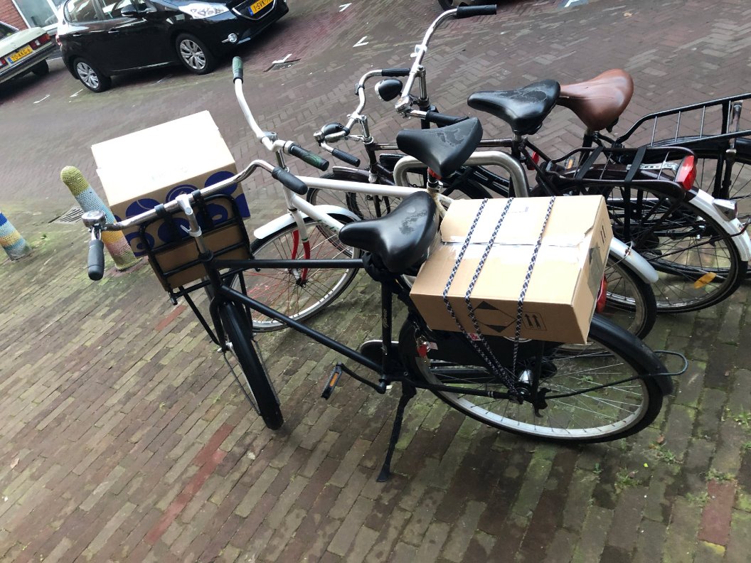 Net heb ik een donatie gedaan aan de #Voedselbank Haaglanden bij @StekDenHaag en ik werd met zo veel enthousiasme ontvangen dat ik het wel moet doorgeven! ❤️ Dus bij dezen roep ik @NielsBrinks en <a href="/Serpil__Ates/">Serpil Ates</a> op om ook te doneren! #VoedselbankChallenge 💪