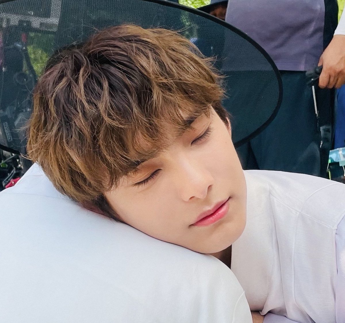 acekilam's tweet photo. he‘s so pretty i can’t🥺 https://t.co/uREiPHIyCF
