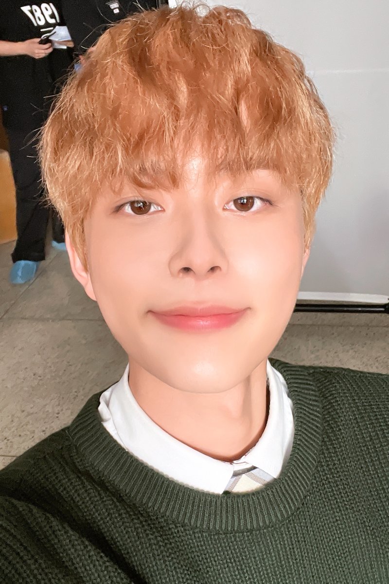CUBE_YOOSEONHO's tweet photo. [📸] 오늘도 찬양한 하루 ✨

#유선호 #YOO_SEONHO
#소녀의세계2 #주찬양
#SEONHO_PIC https://t.co/EvXo2DXAMt