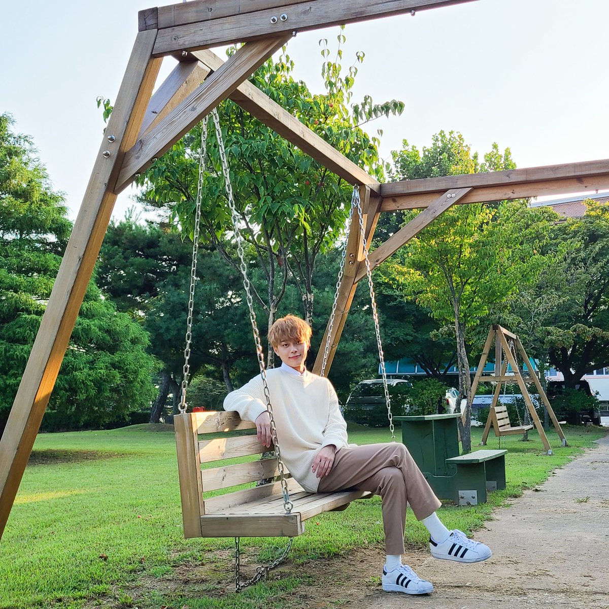 CUBE_YOOSEONHO's tweet photo. [📸] 오늘도 찬양한 하루 ✨

#유선호 #YOO_SEONHO
#소녀의세계2 #주찬양
#SEONHO_PIC https://t.co/EvXo2DXAMt