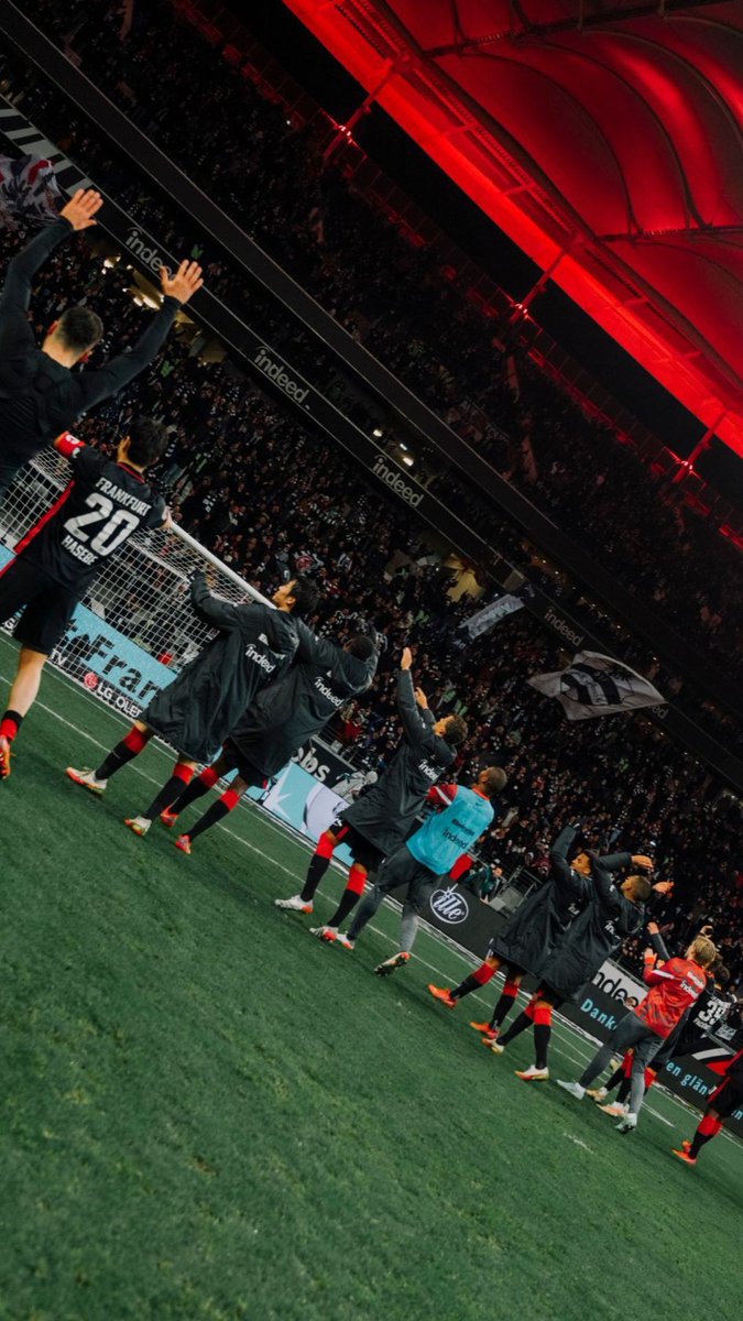 eintrachtint's tweet photo. Two fresh wallpapers for your phone! 📲🦅

#SGE #WallperWednesday https://t.co/CDQtjukLX0