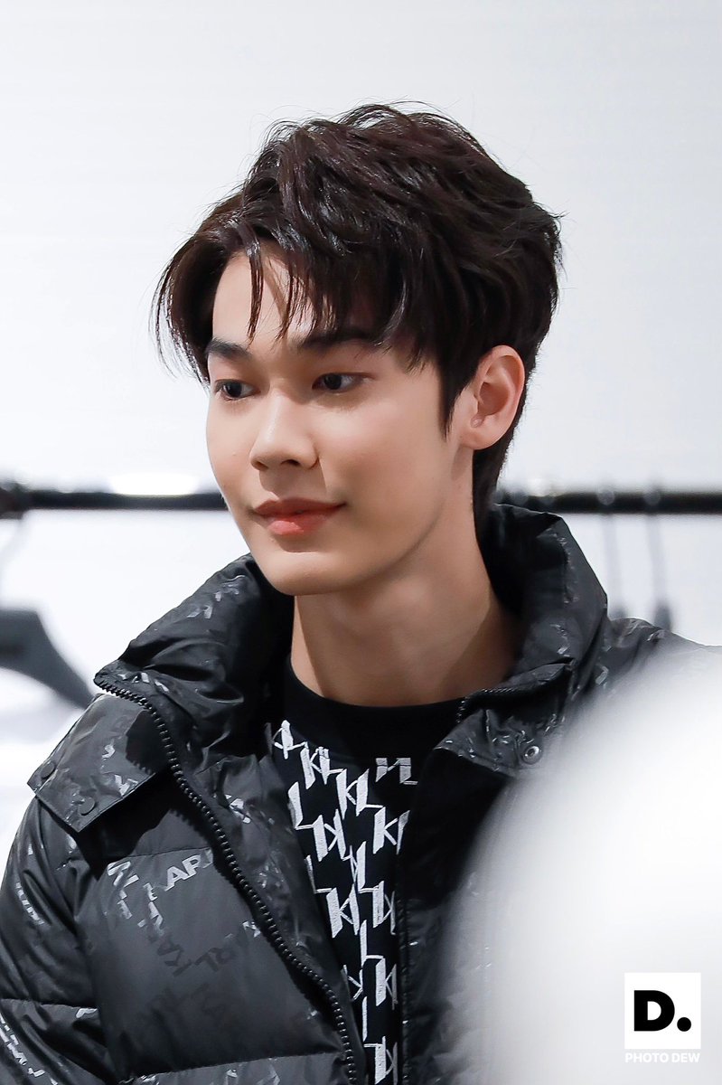 d_dew2000's tweet photo. •211222• — @dew_jsu 

หล่อมากคร้าบบบบบบ 

#dew_jsu #dewjirawat
#KarlLagerfeldxDewNani https://t.co/iHsooBz3X3