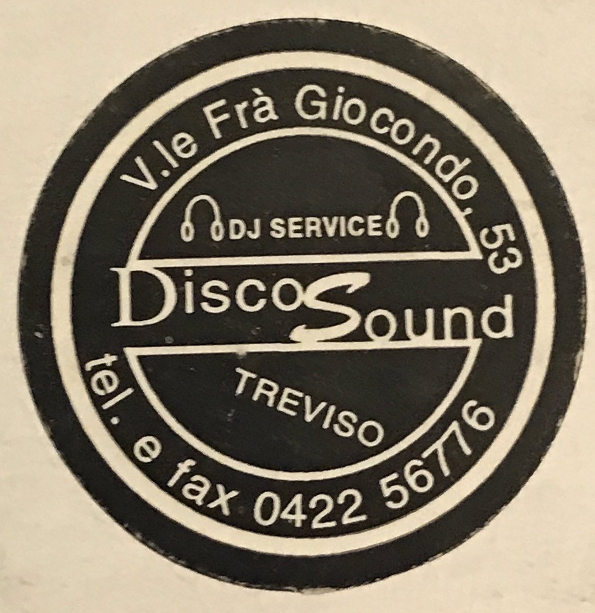 nellojay81's tweet photo. In pochi capiranno il significato di questo adesivo , ma sono sicuro che tantissimi dj veneti si ricorderanno di Disco Soundᴰᴶstore a Treviso , erano davvero bei tempi 😀
#discosound #nellojay #dancemusic https://t.co/7UQ9SaEL9u