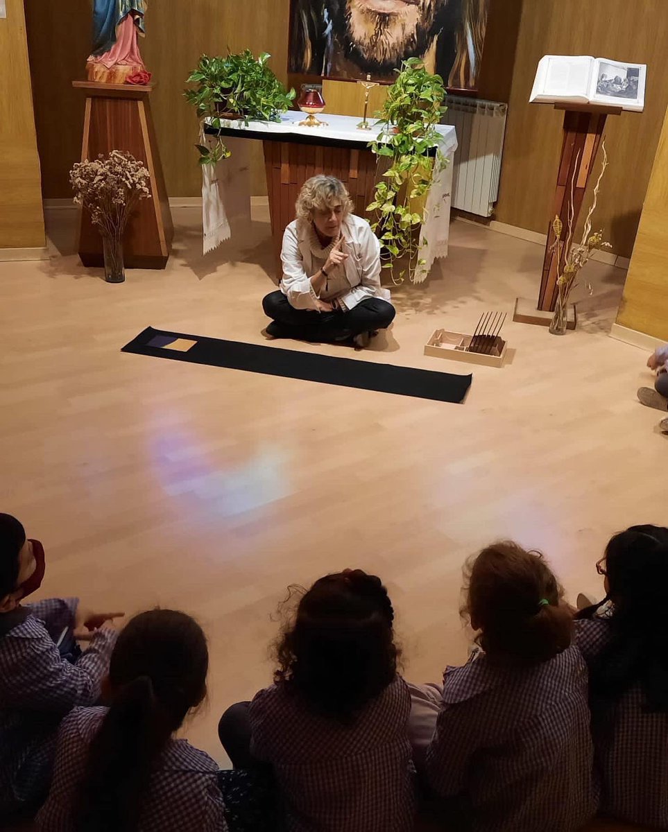 SalesianosCiuRe's tweet photo. En las clases de Religión enseñan diferentes relatos bíblicos mediante la metodología Godly Play. #MiColeInnova https://t.co/58oHBzXrbw