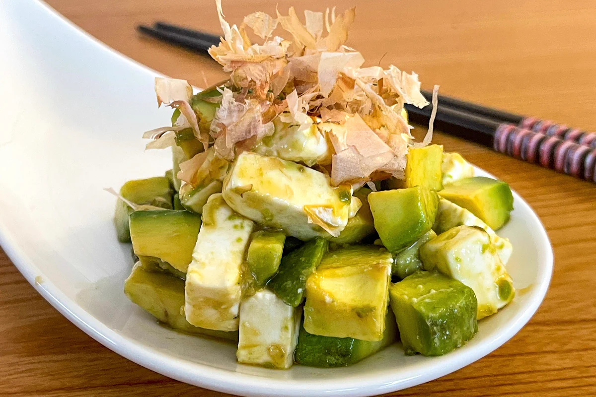 おつまみにもすごく良さそう！簡単2ステップで作れちゃう、「アボカド」レシピ！