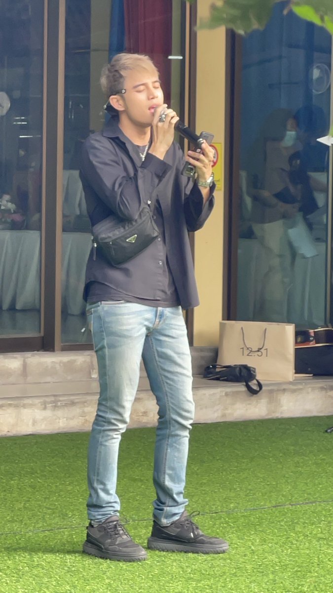 music_teambenz's tweet photo. หนูมาร้องเพลงให้ยายฟัง 
ขอบคุณเครดิตกุ้งเต้นค่ะ
#เบนซ์จิรโรจน์ #Benzji
#Benzjiraroj https://t.co/cYpy6cF1Gw