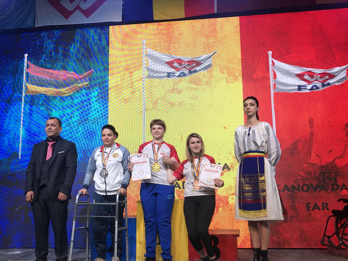 depsamobr63's tweet photo. В Бухаресте завершилось первенство мира по арм��естлингу среди спортсменов с поражением опорно-двигательного аппарата. В рамках нацпроекта «Образование» наставница-выпускница объединения Центра «Армрестлинг» Ксения Гуляева (ПДО - Гребенюк Д.О.) завоевала две золотые медали👏 https://t.co/SRRp0tTIYg
