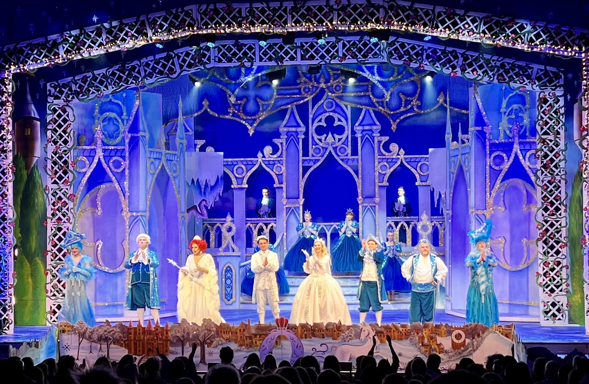 duchess_daeche1's tweet photo. So glad that #JeffCapel and I got to see @KrisMilnes showcase his drag queen alter ego for the first time last night, alongside @nelsonchris82 in #Cinderella @TheWaterside1 - a lot of laughs and so wonderful to hear and see the children in the audience have such a good time 🎭🎄 https://t.co/iC5dHMkuNW