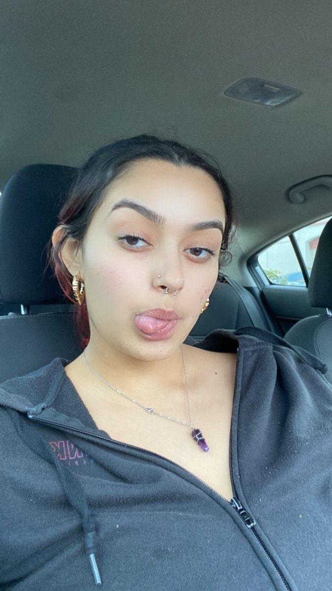 MamiMexirican's tweet photo. Who wants to buy me an Apple Watch. Target is having a sale #sugardaddyneededasap #buyingcontent #findomgodess https://t.co/h6jyKaE7BC
