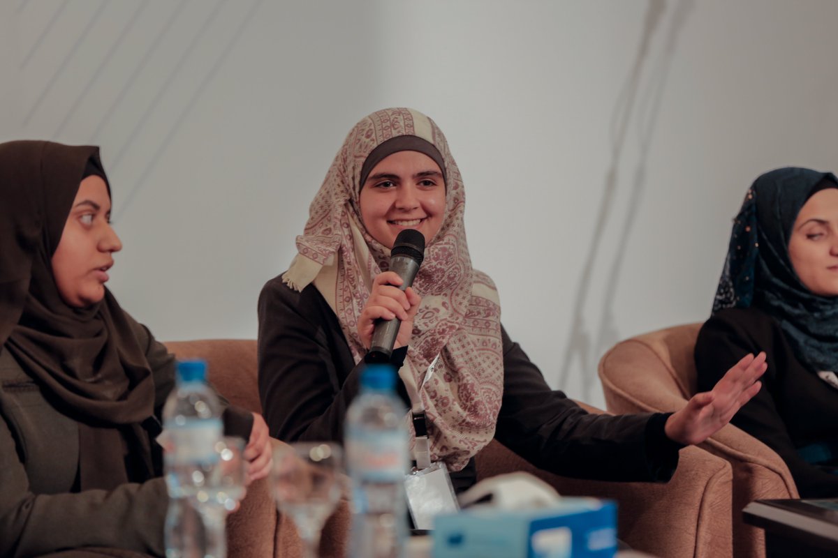 EAA_Foundation's tweet photo. The voice of the youth matters, and it's time to listen📣
At EAA we believe that young people should play a central role in shaping the agenda when it comes to peacebuilding and international development🌱
#SD4 #EducationAdvocacy https://t.co/dnd4fB449M