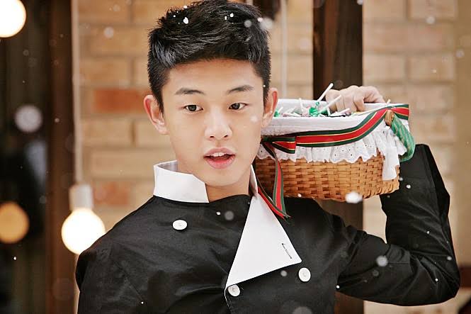 Ю ин на фото. Ах ю. Yuyu hakusho аниме. Ю а ин актер. Голова кота.