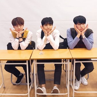 p0__U9's tweet photo. 야야 그 선배들 뭉쳤다 https://t.co/8aytK0Fm6R