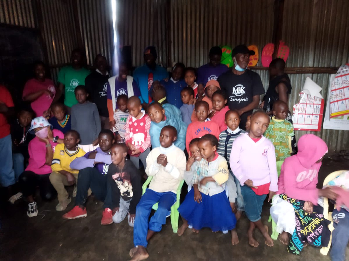 MissKochKenya's tweet photo. We finished the year in style, the #AlotChange project beneficiaries visited Mama Elizabeth Children's Home for their #Service_learning. It was a good time shared with the kids. #MissKochKenya #MerryChristmas2021 @nelson_gichuhi @aphrc @NjambiMary @CJdewise254 https://t.co/VSH2hLA5jP