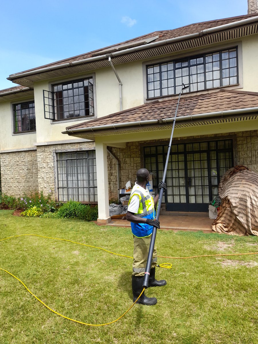 pureviewkenya's tweet photo. Residential window cleaning at Edenville estate..on Kiambu road.
Get your windows cleaned this holiday season.
We clean upto 4 floor from safety of the ground.
Give us a call today for a quote.
📞  0718 300 299
 #windowcleaning https://t.co/6ythnwm36x