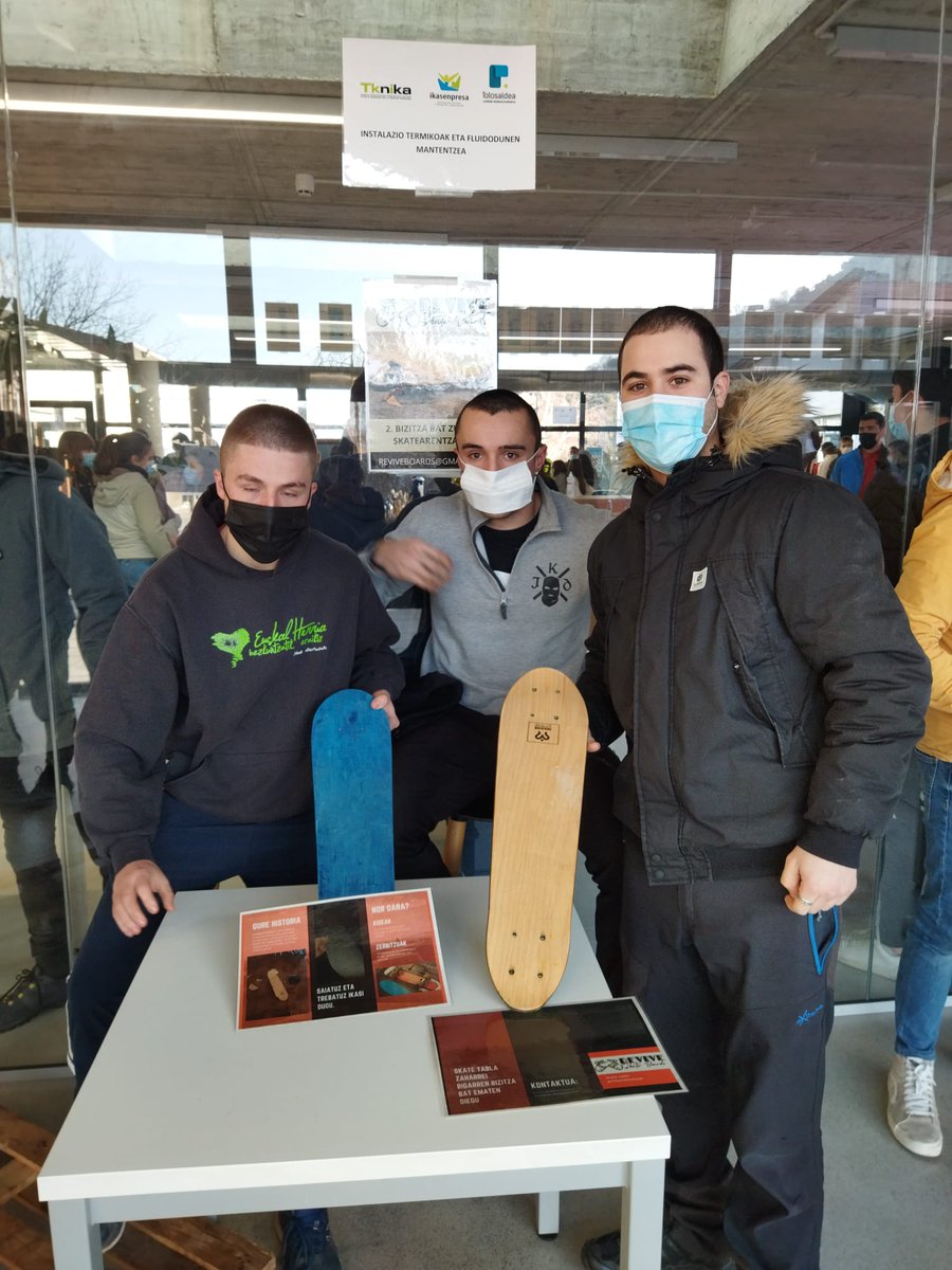lpo_miren's tweet photo. Tolosaldeako 4.Ikasenpresa barne azoka ospatu dugu. 26 Ikasenpresak hartu dute parte beraien negozio ideia azalduz. Bisita ugari jaso ditugu. Eskerrik asko!  #folTLHI @TolosaldeaLH #ikasenpresa #ekingune https://t.co/qPKCgbDNyo