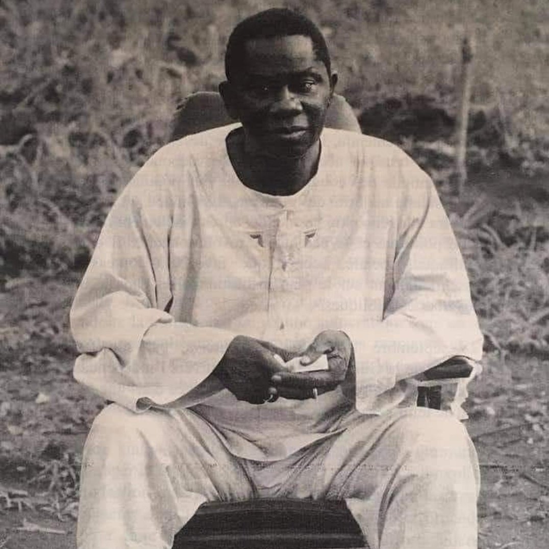 generalconte's tweet photo. Que la terre de Guinée 🇬🇳 te soit légère 🤲🏿🙏🏿 https://t.co/3A92r9i5A2