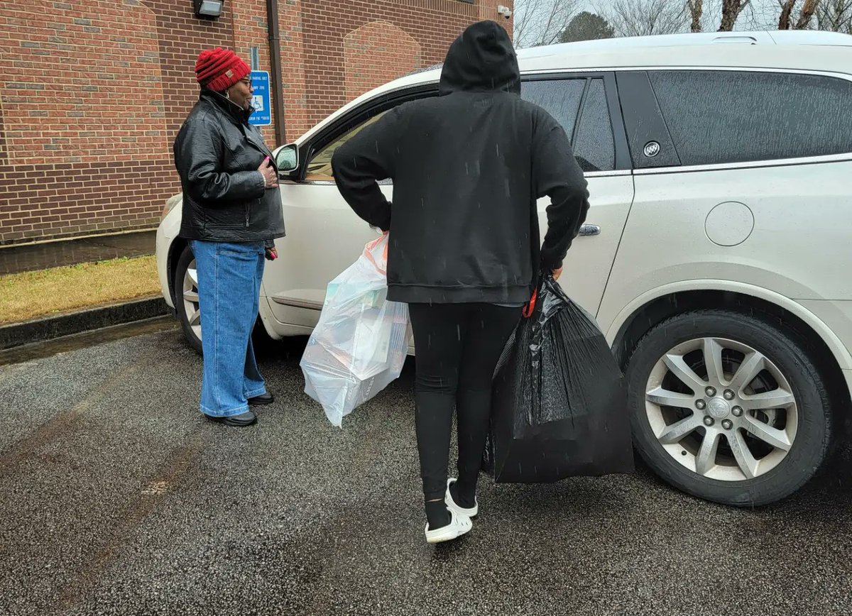ReapingHarvest's tweet photo. Serving our community with Love ❤️ this holiday season. https://t.co/9M4nLR6uiU