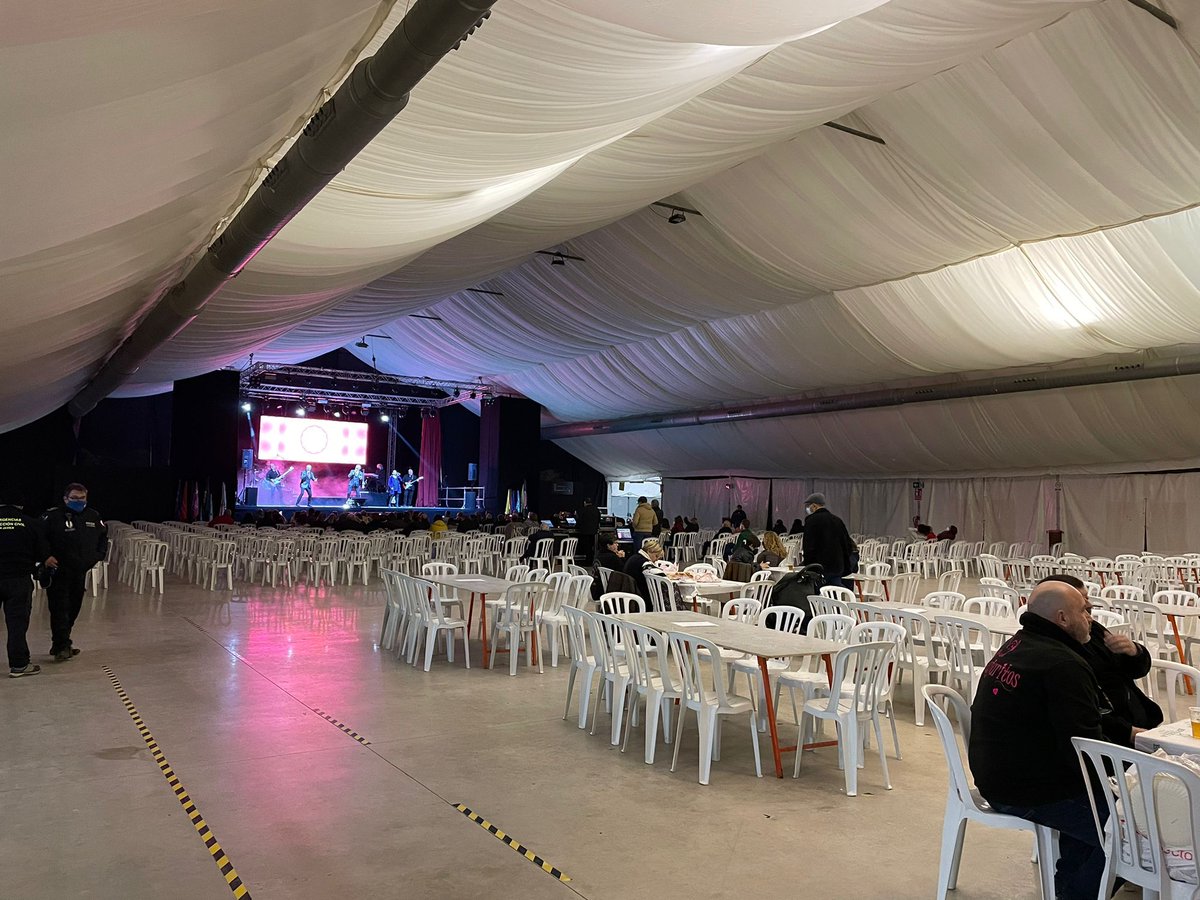 psoesanjavier's tweet photo. El PSOE denuncia que la falta de trabajo conjunto con el tejido social de #SanJavier conlleva el gasto de 374.000€ en eventos vacíos que no interesan a la población en las fiestas 

El edil @IvanZ_D pide informes al equipo de gobierno sobre el coste y la falta de participación https://t.co/gF5p3diixd