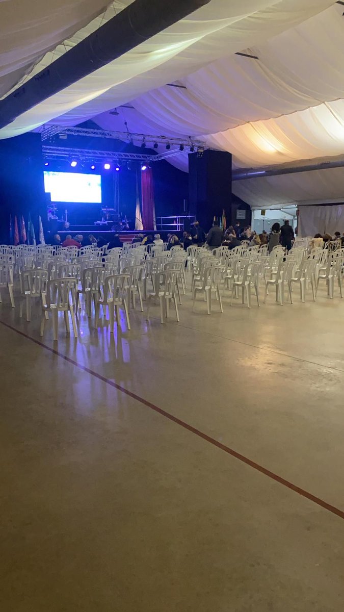 psoesanjavier's tweet photo. El PSOE denuncia que la falta de trabajo conjunto con el tejido social de #SanJavier conlleva el gasto de 374.000€ en eventos vacíos que no interesan a la población en las fiestas 

El edil @IvanZ_D pide informes al equipo de gobierno sobre el coste y la falta de participación https://t.co/gF5p3diixd