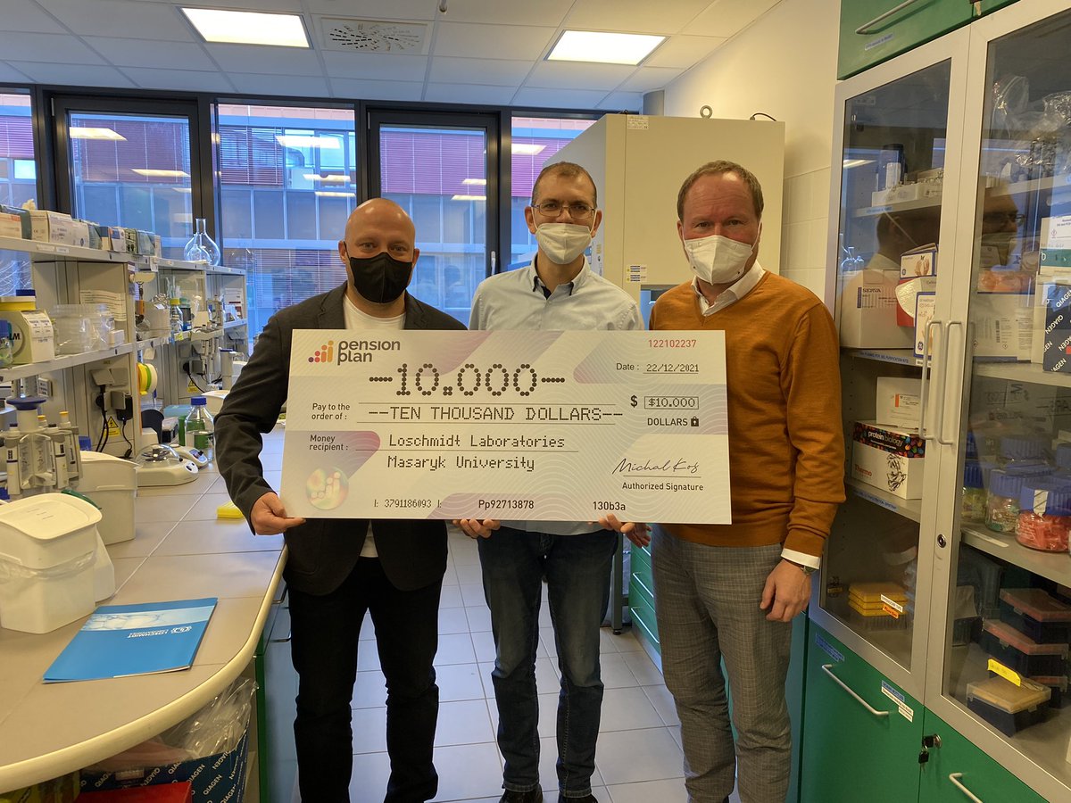 PensionPlanFin's tweet photo. It is the biggest honor to announce that today we met with Prof. @JiriDamborsky from @LoschmidtL based at @muni_cz and @FNUSA_ICRC_CZ and signed contract of donation. Their field of research contains Alzheimer disease, stroke and cancer. Thank you for your support PP community!❤️ https://t.co/KtYBGkeEET
