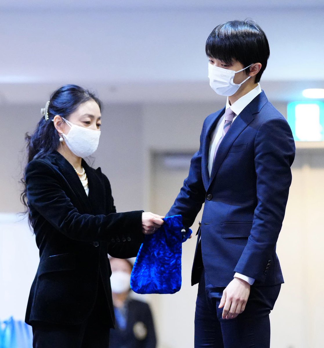 YuzuRules's tweet photo. Some other Zuzu crumbs of today’s draw ceremony
#YuzuruHanyu #羽生結弦 https://t.co/77imBZcd4O