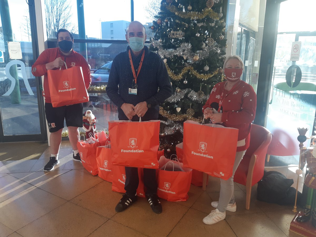 MFCFoundation's tweet photo. #MFCFoundationMiddayMessage
With the help of @NCS participants, we were happy to be in a position to make and deliver 50 Christmas hampers to The Stages Academy who offer accommodation for homeless people and gives them an opportunity to turn their lives around. https://t.co/dfzzmVsr0Y