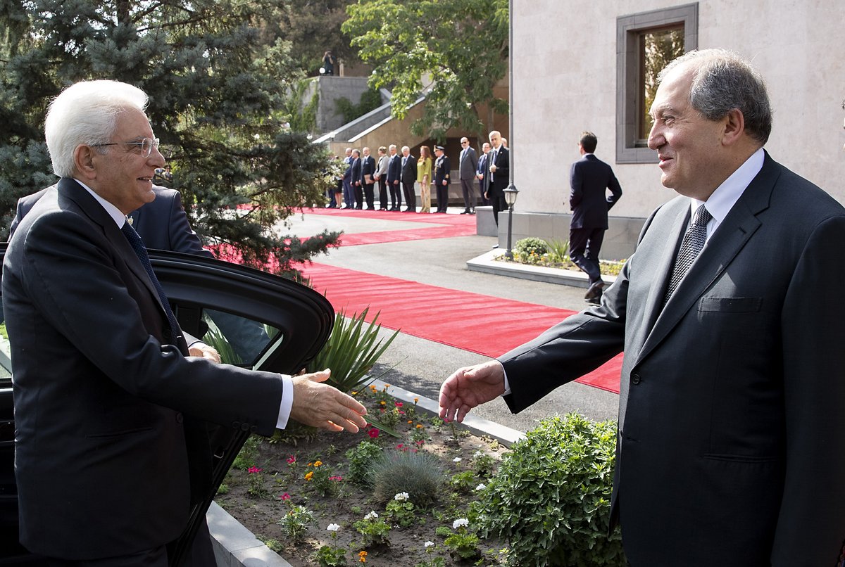 ALTRO CHE PACE, ORA L’ARMENIA RADICALE E DISPERATA OFFENDE ANCHE L’ITALIA eurasianews.it/2021/12/22/alt… #Armenia #Italia #Azerbaigian <a href="/ItalyMFA/">Farnesina 🇮🇹</a>  <a href="/Quirinale/">Quirinale</a>  <a href="/PaoloGentiloni/">Paolo Gentiloni</a>  <a href="/ManlioDS/">Manlio Di Stefano</a>  <a href="/AmbasciataAZE/">Azerbaigian in Italia</a>  <a href="/AmbArmenia/">Armenia in Italia 🇦🇲</a>  <a href="/MFAofArmenia/">MFA of Armenia🇦🇲</a> @sfnlcd <a href="/ItalyinArmenia/">Italy in Armenia</a> <a href="/ItalyinBaku/">Italy in Baku</a> #ArmenianReport