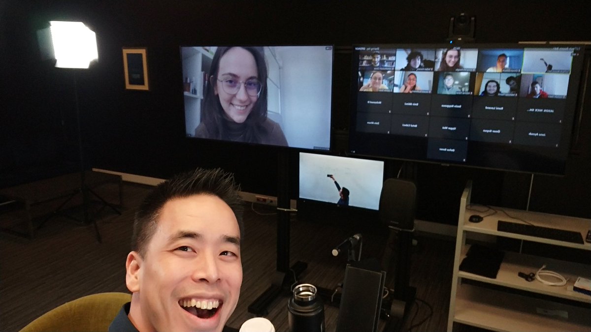 ceyhunlau's tweet photo. My hardcore #BUS101 students from @ozyeginuni who came to class in Week 13 despite no quiz and the lecture's content not being covered on the final. Thanks for making my day! @Bus101HelpDesk https://t.co/XNmoaepnKm