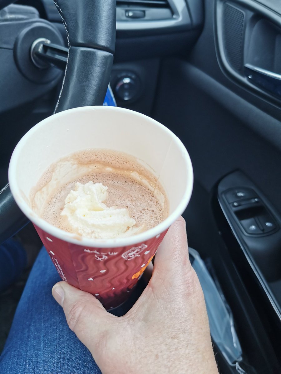OliBbbox's tweet photo. @CostaCoffee what kind of crap hot chocolate is this.. It's a regular size but it's not even full, the cream onto looks like it's seen better days.. I know buissnesses are feeling the pinch.. But come on don't short change the customer with half measures. https://t.co/3k2KaHfO4e