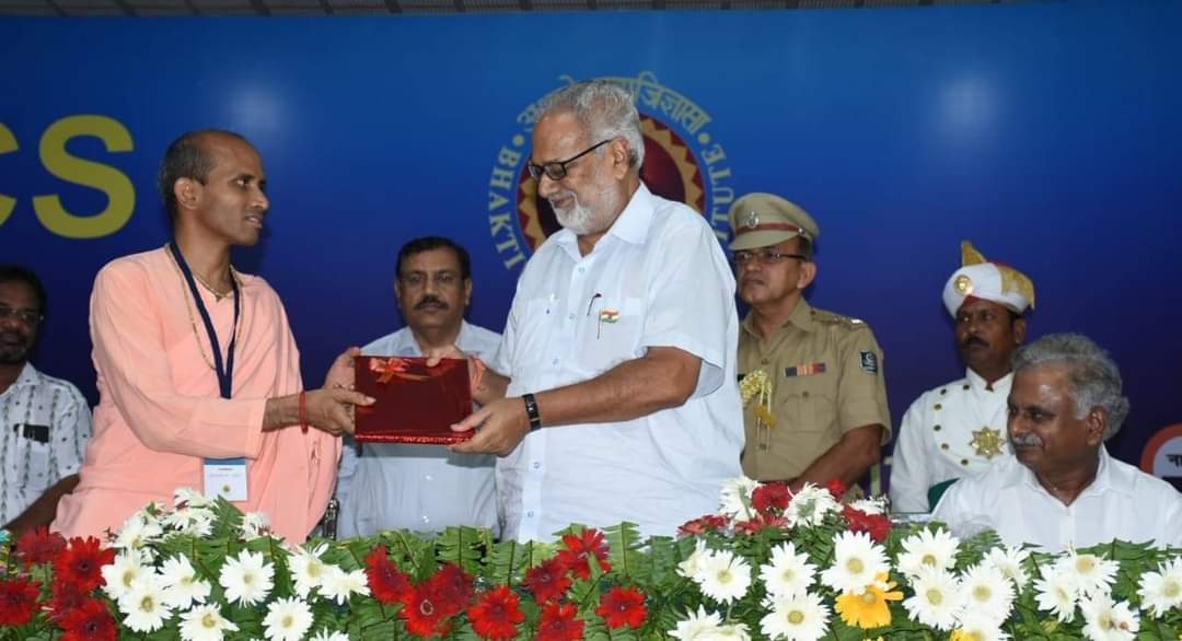 7thSid's tweet photo. Mathematics and Reality - an Int'l conference organised by @BhaktivedantaI at @IITBhubaneswar in 2018.
It was graced by @GovernorOdisha &amp; renowned scholars. #NationalMathematicsDay reminds us the encouragements from Hon'ble PM @narendramodi ji, @VPSecretariat ji @rajnathsingh ji. https://t.co/5Oyq9Zljac