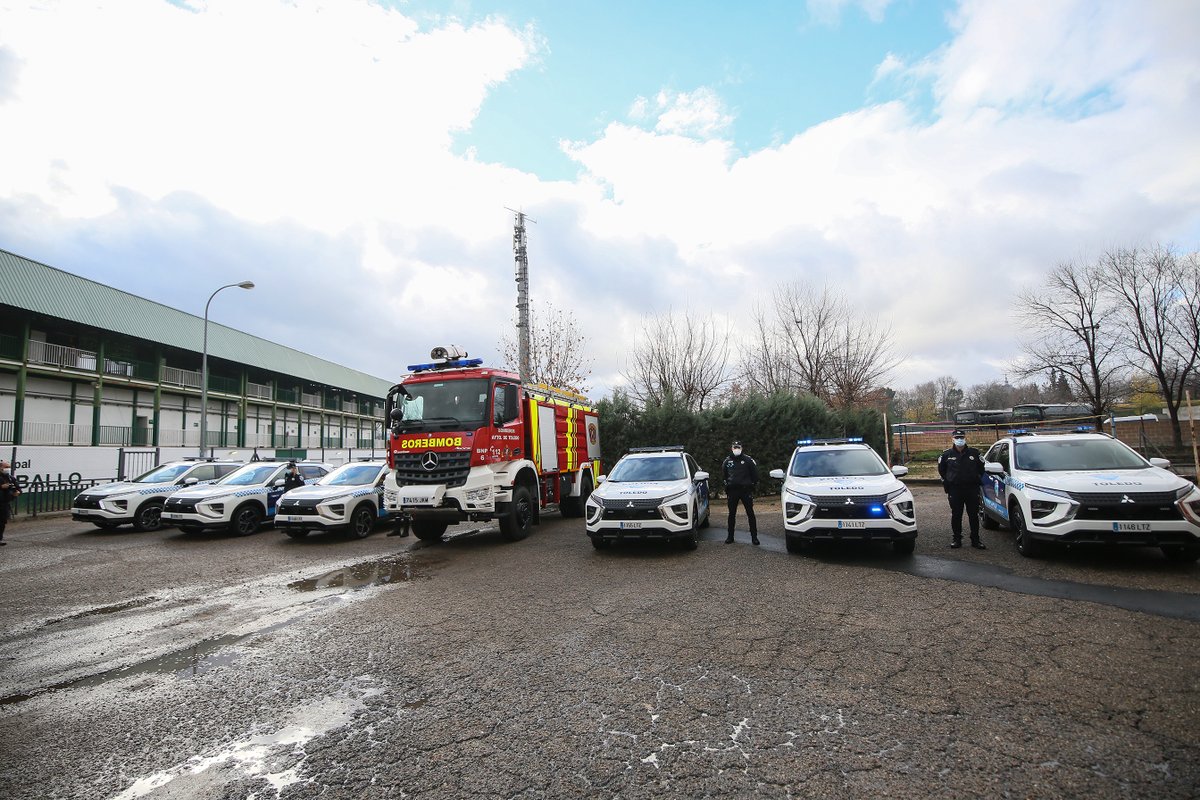 ToledoAyto's tweet photo. El parque móvil de Bomberos cuenta con un nuevo camión nodriza y Policía Local suma seis vehículos con emisiones cero

Más información: https://t.co/9rQExEJ53G https://t.co/BnIvNfpLby