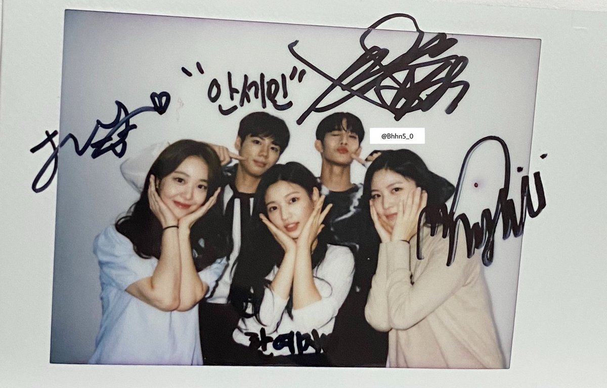 Bhhn5_0's tweet photo. 🎬 계삭 단체 폴라

신이준 완전 꿀귀야〰️💙

@kok_kiktv #계정을삭제하였습니다 #배진영 #신이준 https://t.co/aMzv462XLL