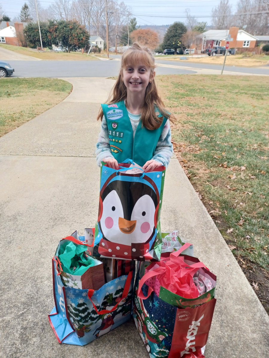 lisamarieotto's tweet photo. Christmas presents successfully delivered to the shelter children at Bethany House. Thanks again to those who purchased fall product to make this happen. And yes, cookie season is upon us! https://t.co/6wDpxBRlSF