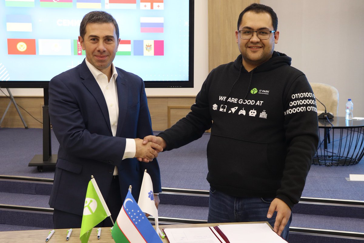 Startup_CE's tweet photo. On 25 November 2021, the participants of the meeting, as part of #ITU seminar, formed a communiqué for further cooperation between countries on #AI and #Fintech. https://t.co/n98eNGO4AG