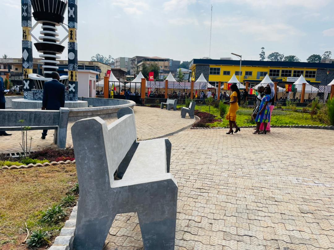 CamerounMinhdu's tweet photo. Inauguration du Parc des loisirs de la ville de Bafoussam par Mme le MINHDU https://t.co/JEmX5rI7Sy