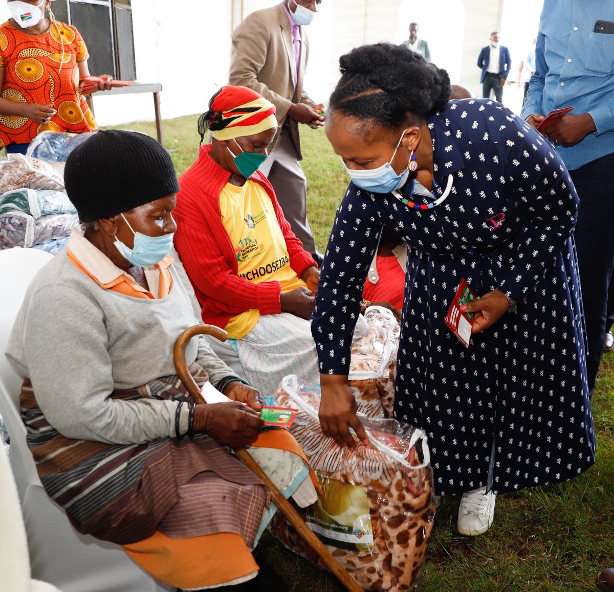 MEC for Arts, Culture, Sport and Recreation Hlengiwe Mavimbela brings festive cheer to her constituency at Ward 18 in eNkungwini under Jozini Local Municipality by handing over food vouchers and blankets to local elderly citizens @ArtsKZN @KZNDSRSA